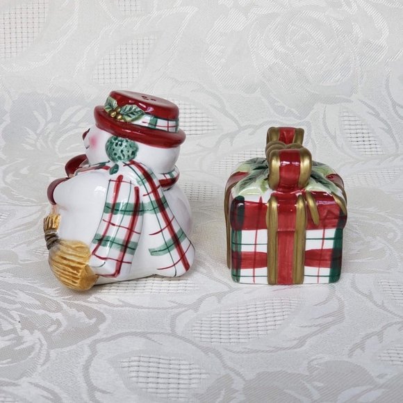 SALT & PEPPER Shaker ~~ Snowman and Gift, Fitz and Floyd Plaid Christmas - Picture 8 of 10